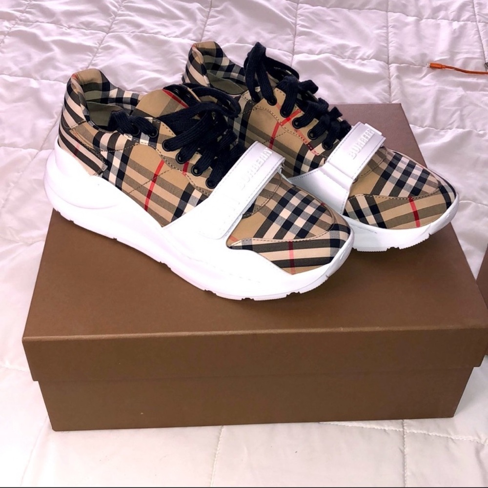 Burberry sneakers